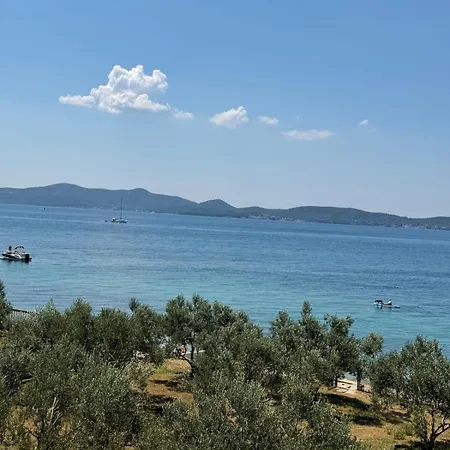 Villa Olivia Mare - Beachfront & Seaview
