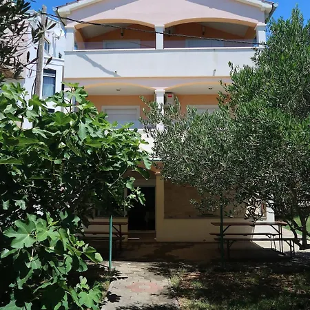 Villa Olivia Mare - Beachfront & Seaview *