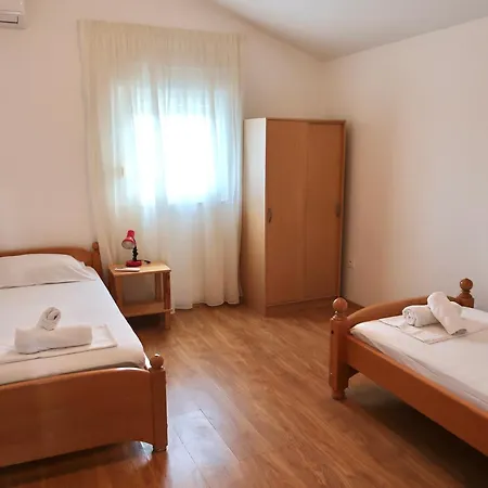 Villa Olivia Mare - Beachfront & Seaview *
