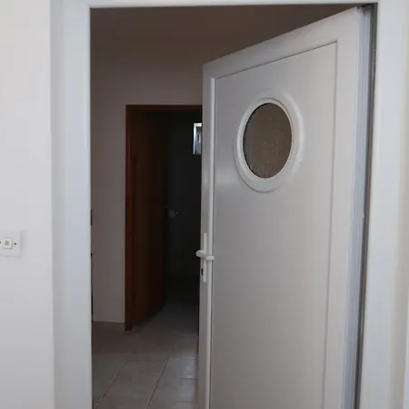 Villa Olivia Mare - Beachfront & Seaview Bibinje
