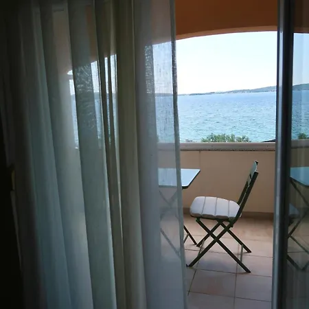 Villa Olivia Mare - Beachfront & Seaview *